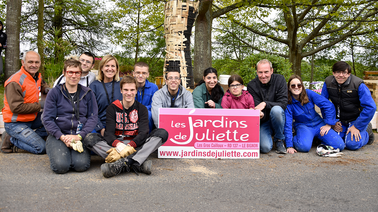 les jeunes de l'IME Le Val de Sèvre au Floralies 2019